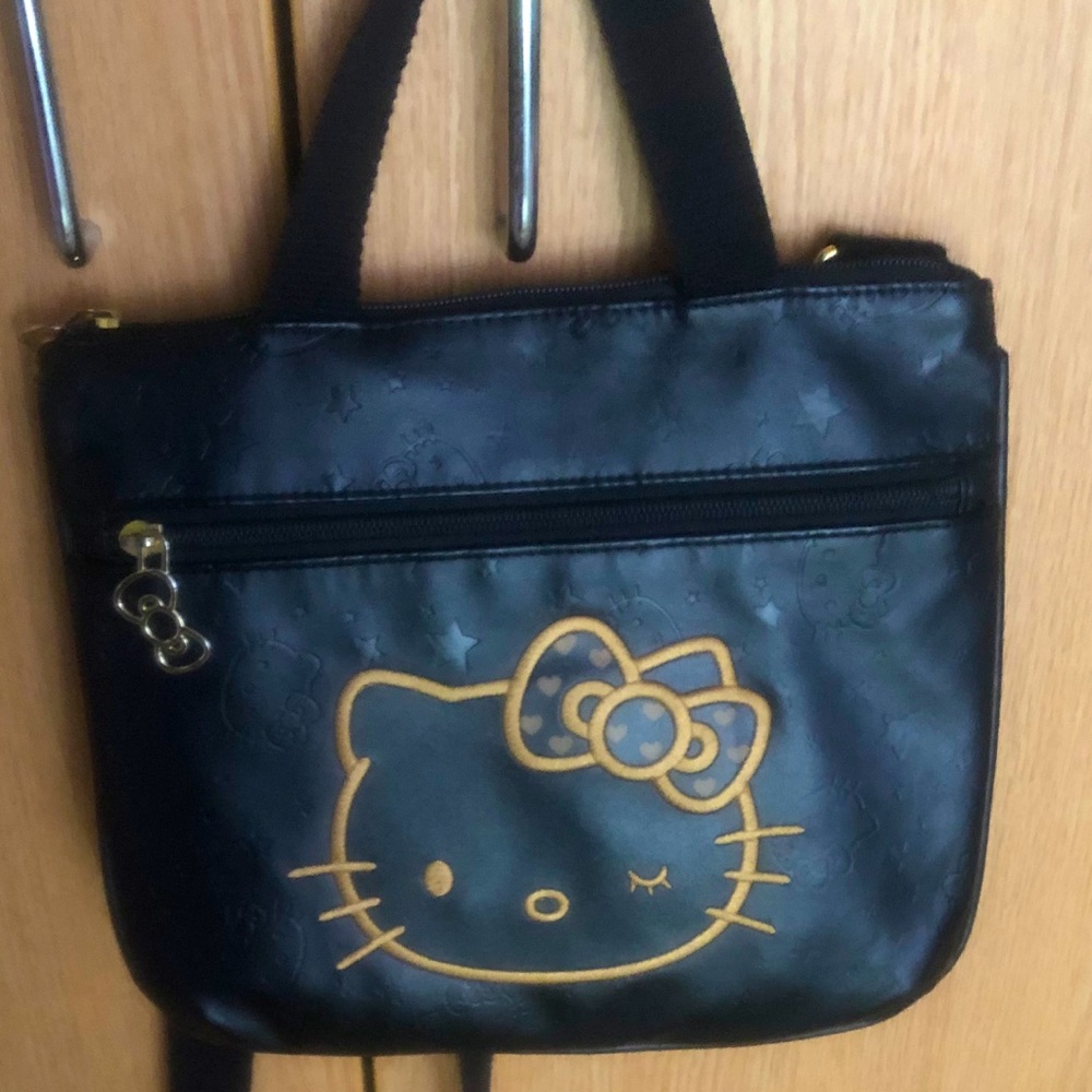 Black hello kitty purse